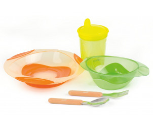 Juego de vajilla y cubiertos